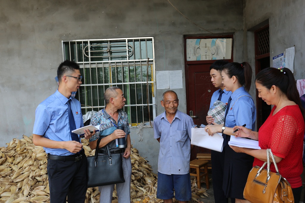 三台县中信精彩365_365彩票app下载苹果版_英国beat365官方登录深入刘营镇黄泥井村开展法制宣传活动