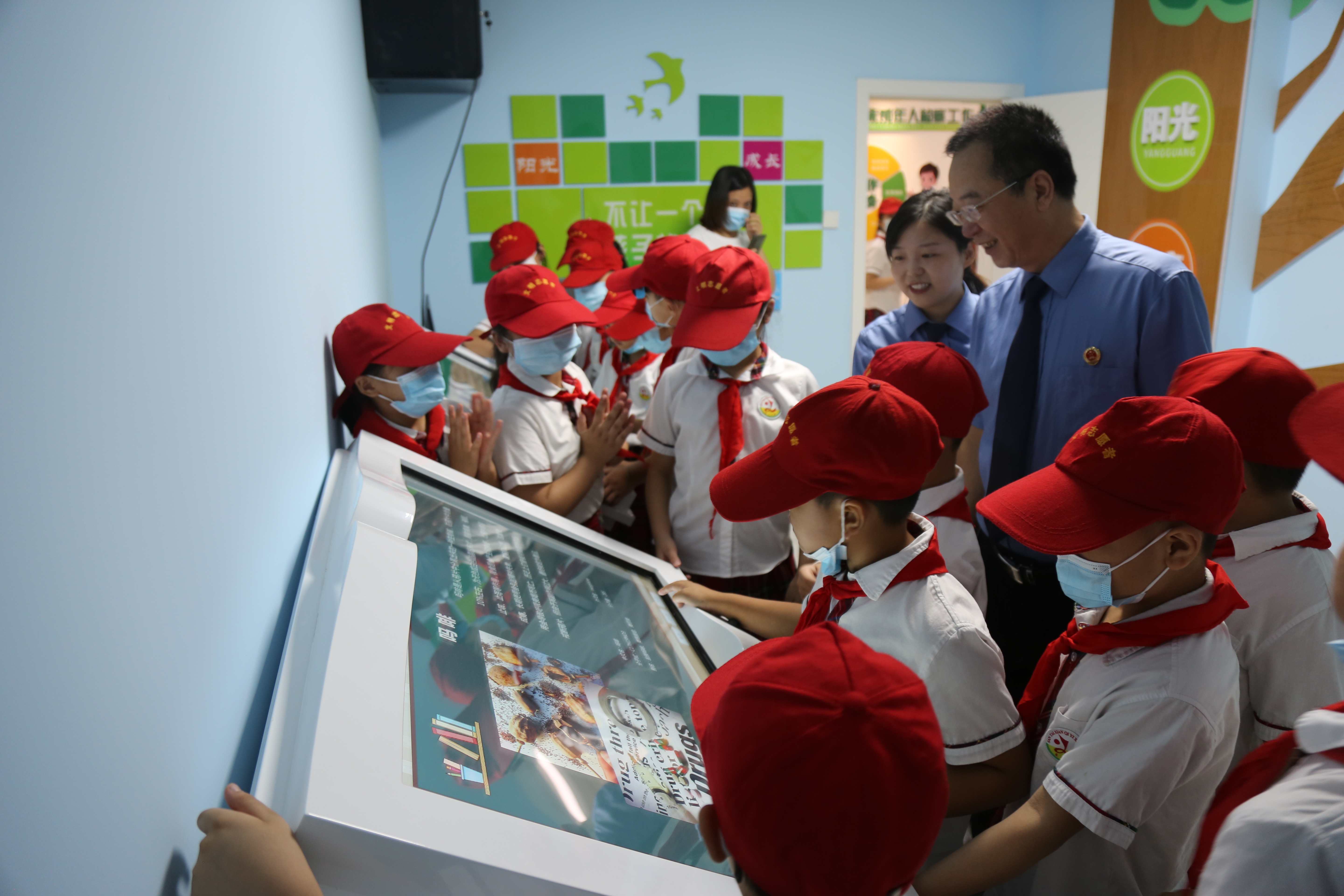 合力关爱 共护成长——三台县中信精彩365_365彩票app下载苹果版_英国beat365官方登录开展开学季未成年人保护法治实践活动